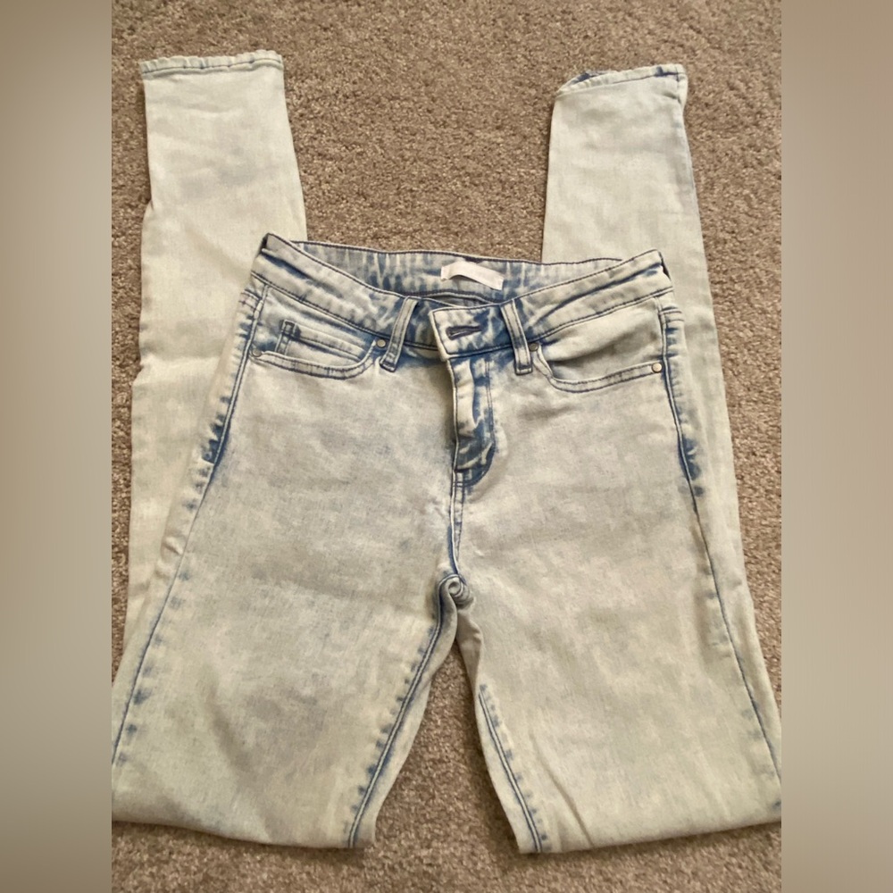 Uniqlo Lightwash Skinny Jean Size 24